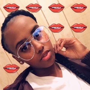 Meet your Posher, Tairah